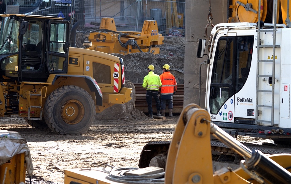 Stop al lavoro all'aperto nei giorni più caldi: ordinanza di Schifani